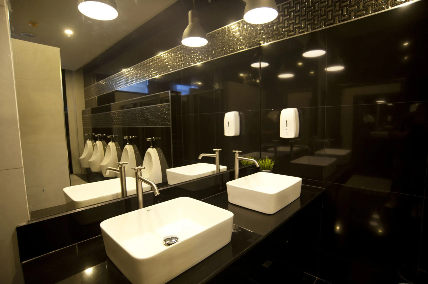 Отель The Gig Hotel