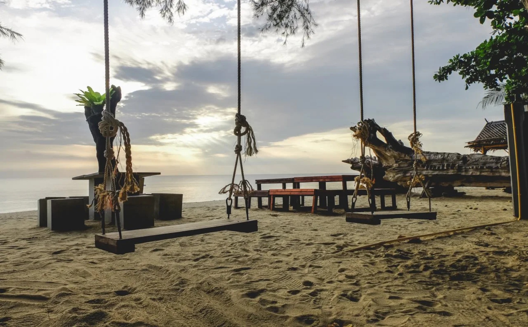 Tharadol Beach Resort