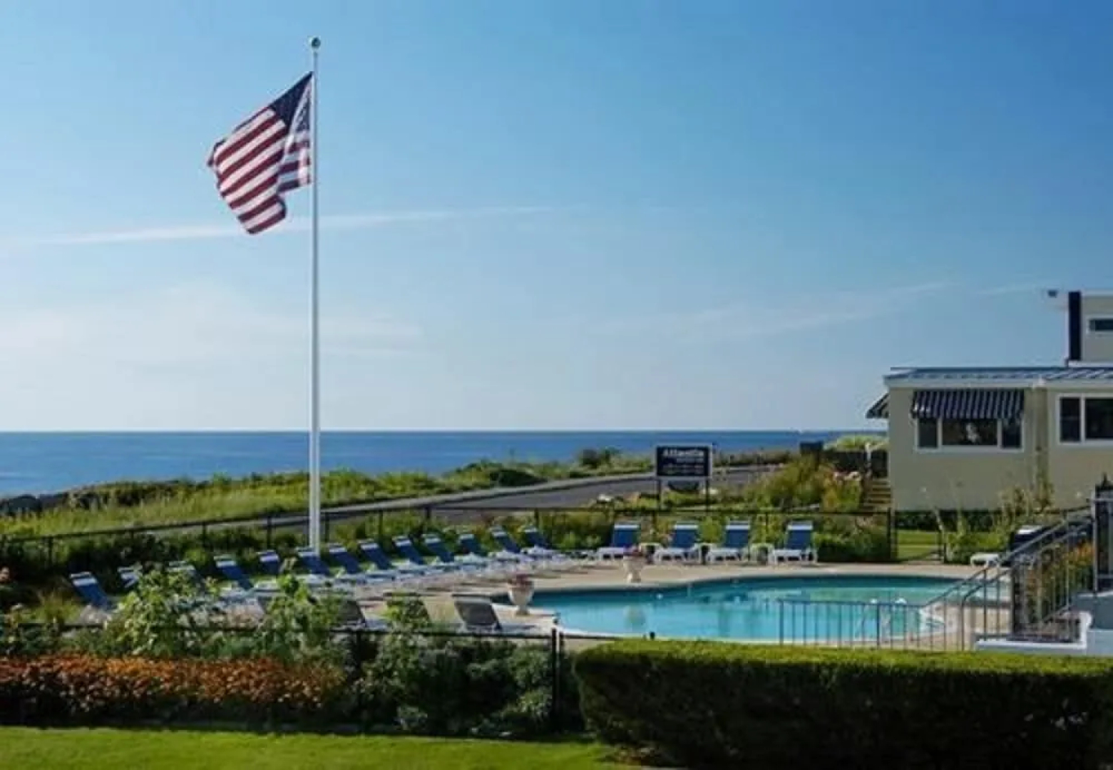 Atlantis Oceanfront Inn