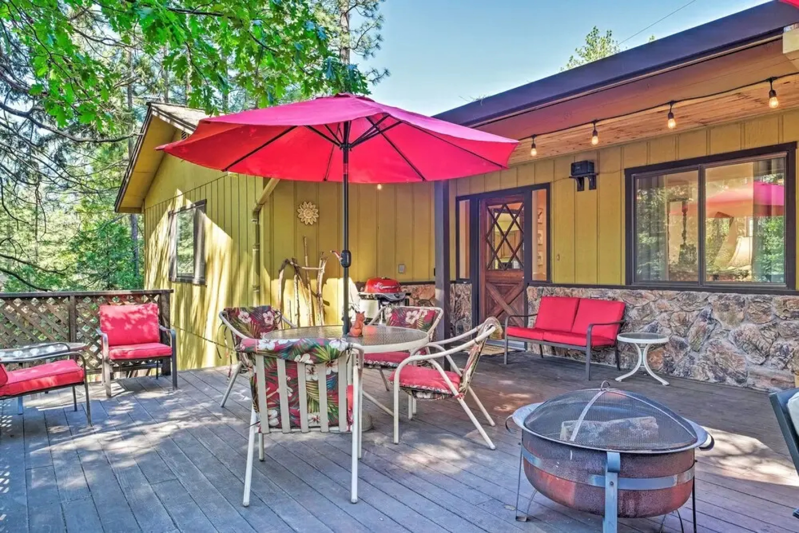 Home w/ Serene Deck in Twain Harte!