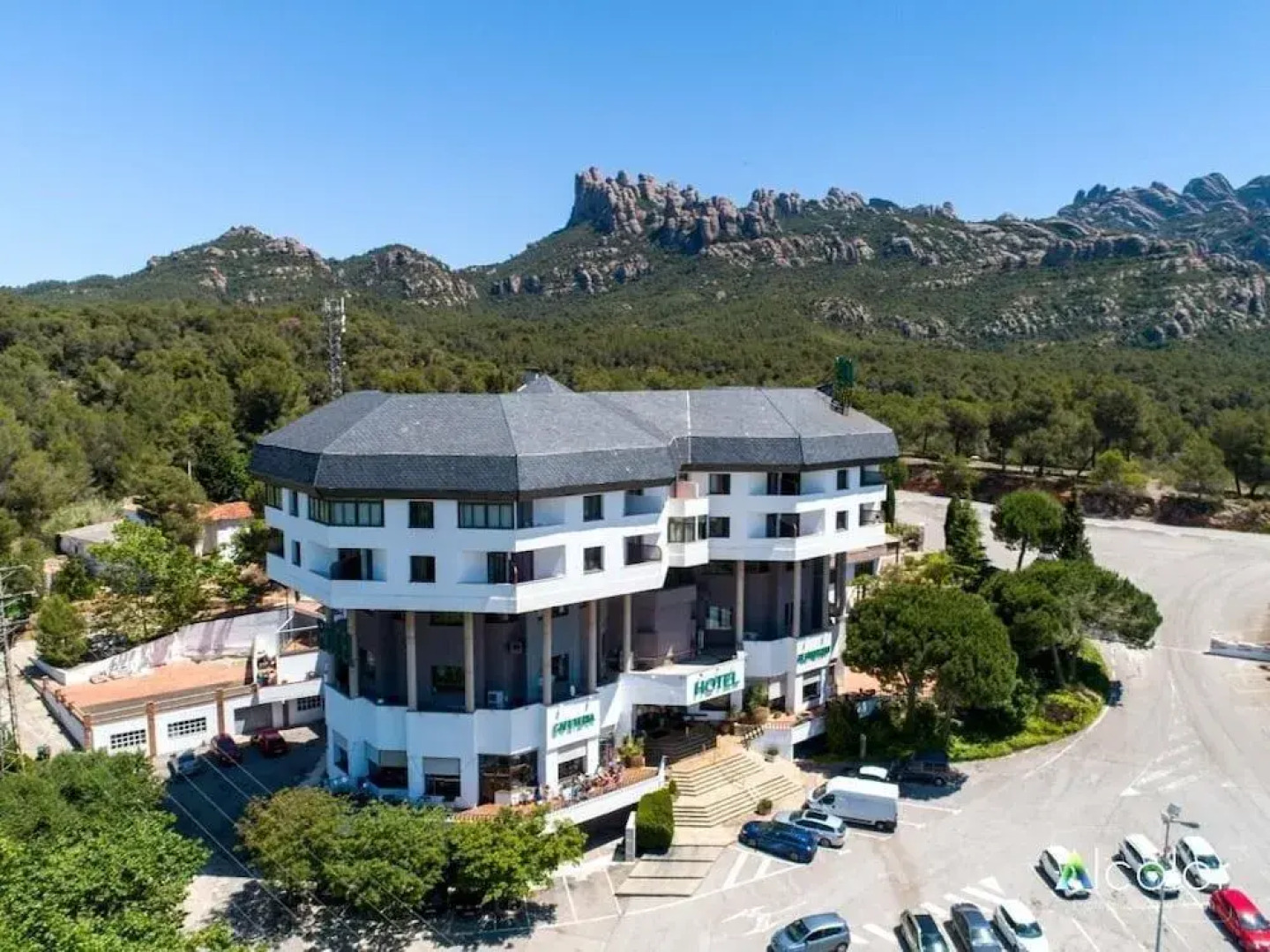 Spacious Farmhouse In El Bruc With Swimming Pool