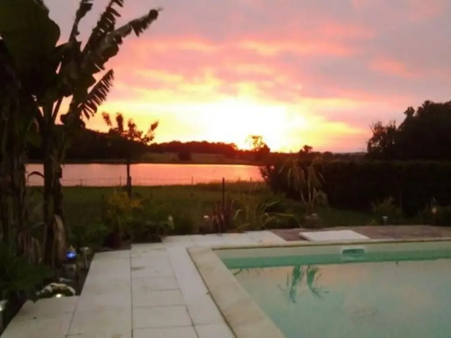 Villa With 3 Bedrooms In Lavergne, With Wonderful Lake View, Private Pool, Furnished Garden - 186 Km From The Beach