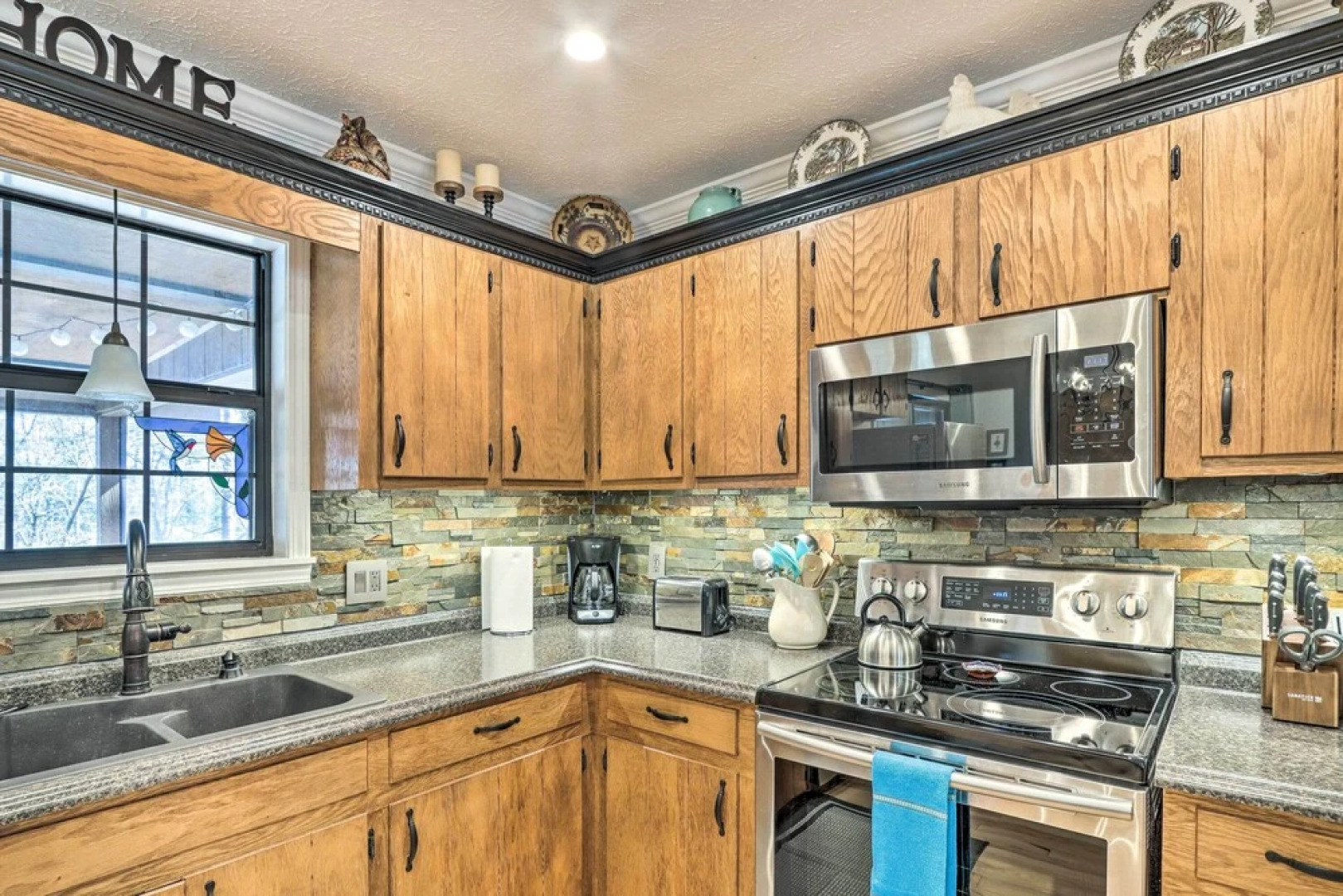 Charming Murphy Escape w/ Fire Pit & Hot Tub!