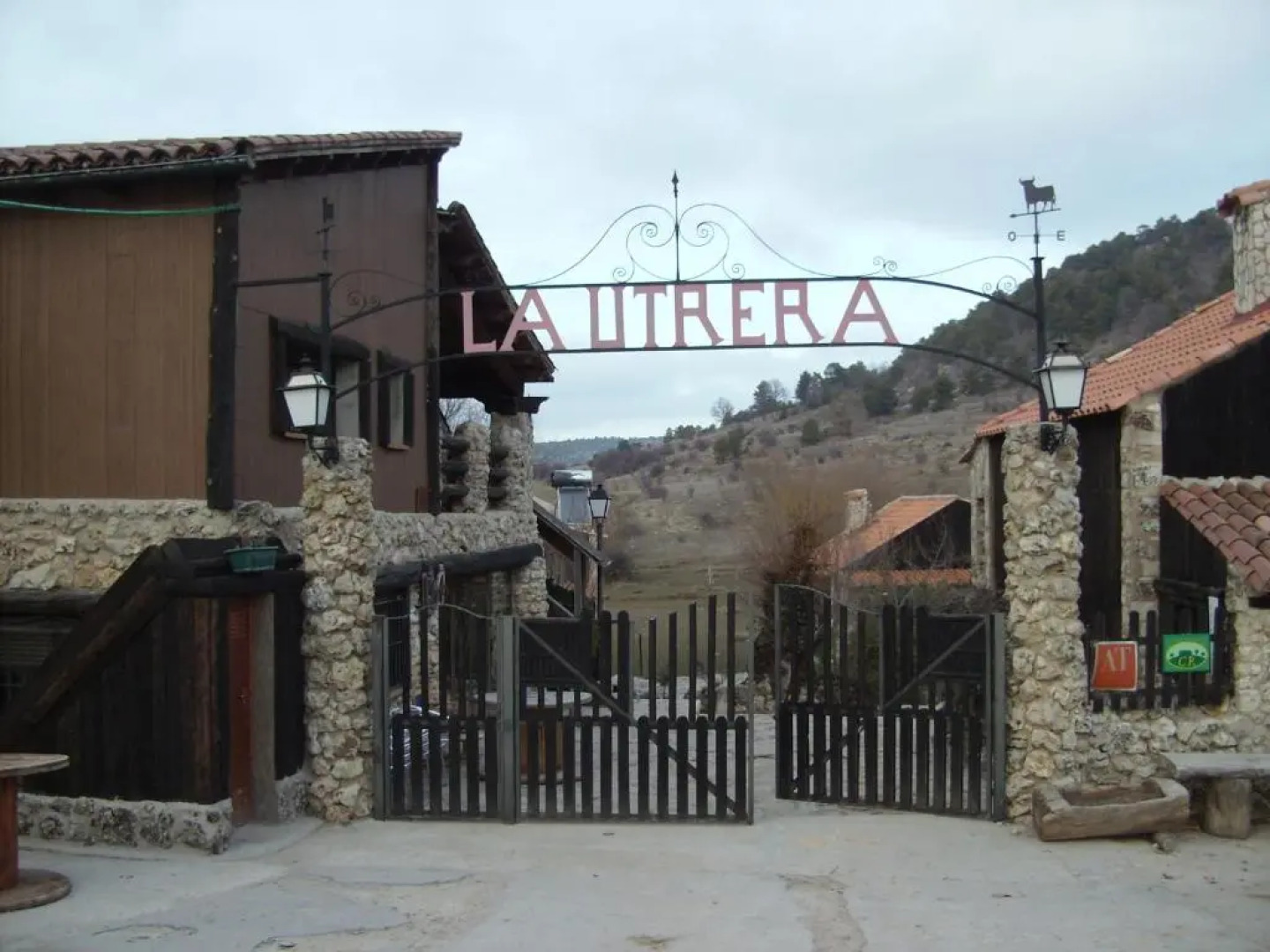 Alojamientos Turisticos La Utrera