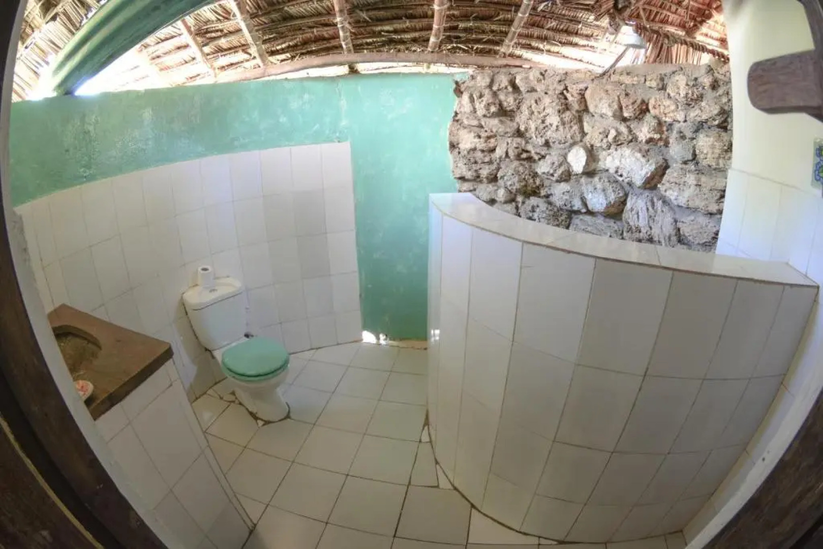 Gecko Nature Lodge & Swahili Divers