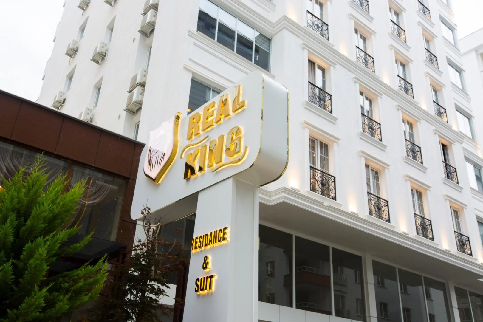 Real King Residence