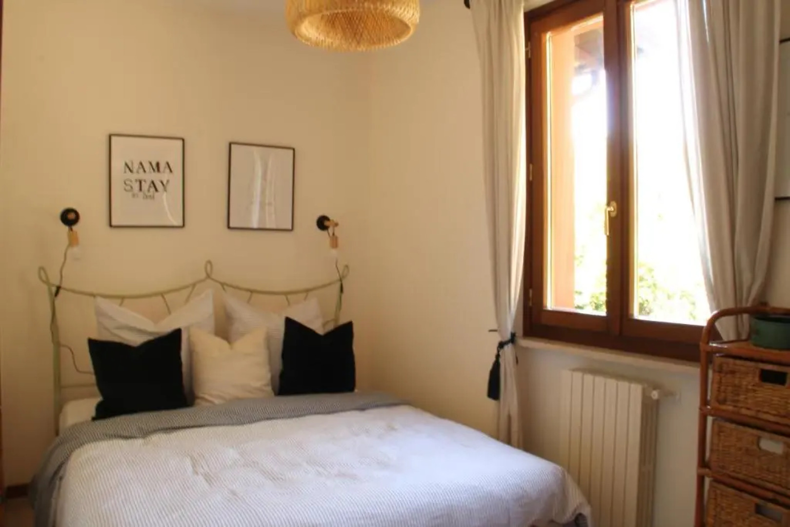 Casa Cecilia, 2 Bedrooms, 1 Bathroom, Lake View, Pool