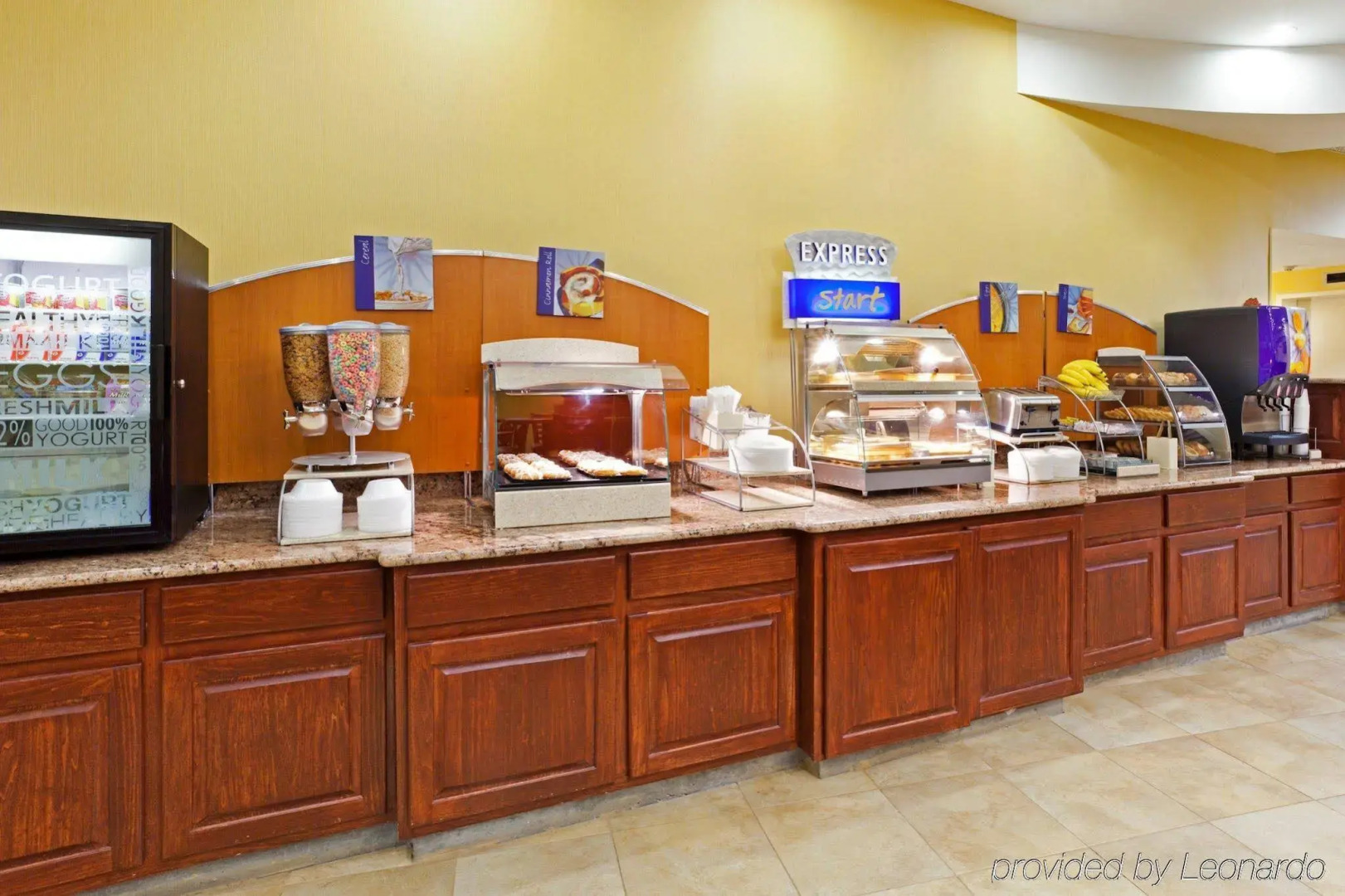 Holiday Inn Express & Suites Greensboro-(I-40 Wendover) by IHG