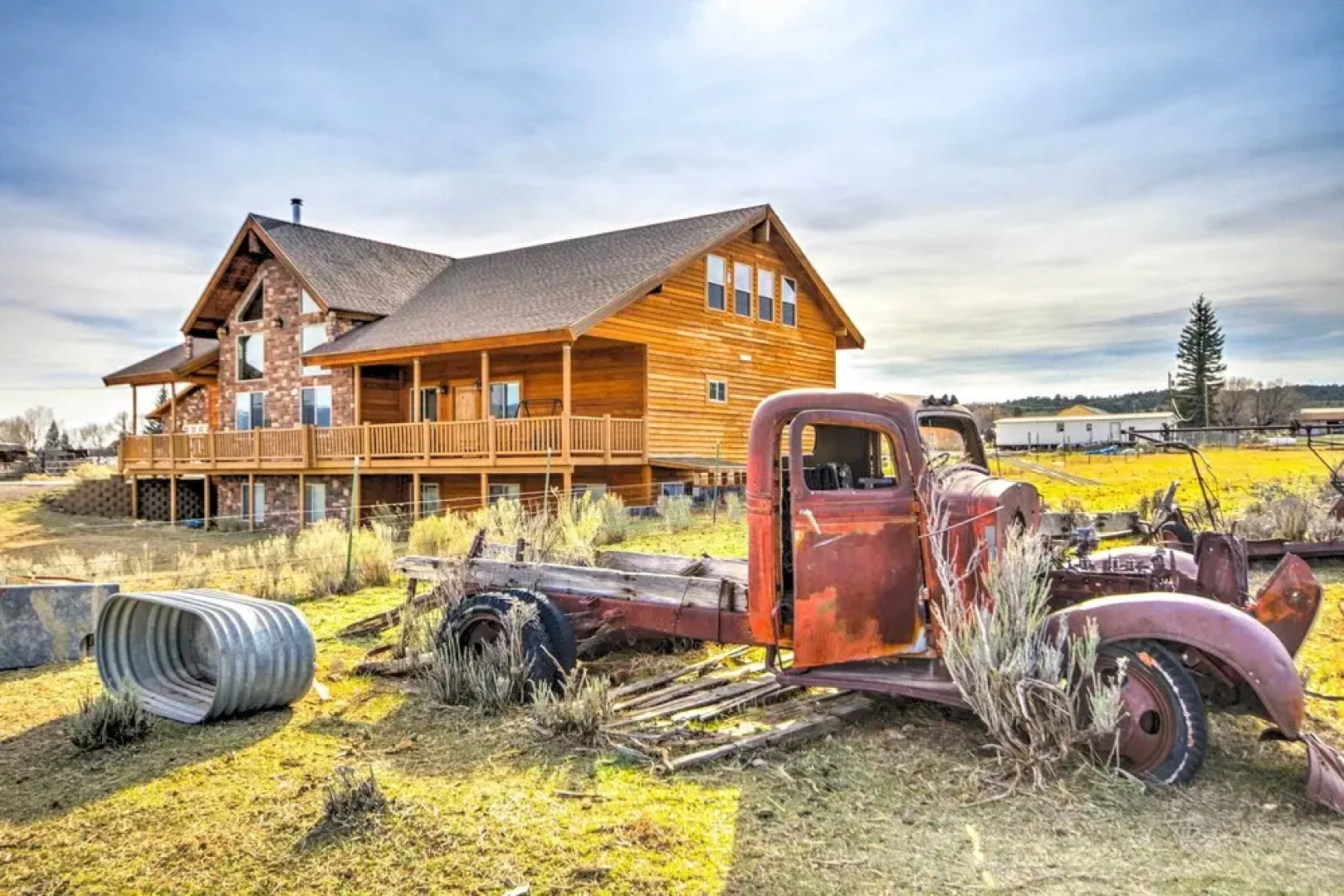 Rustic Bryce Canyon Home w/ Deck on Sevier River!