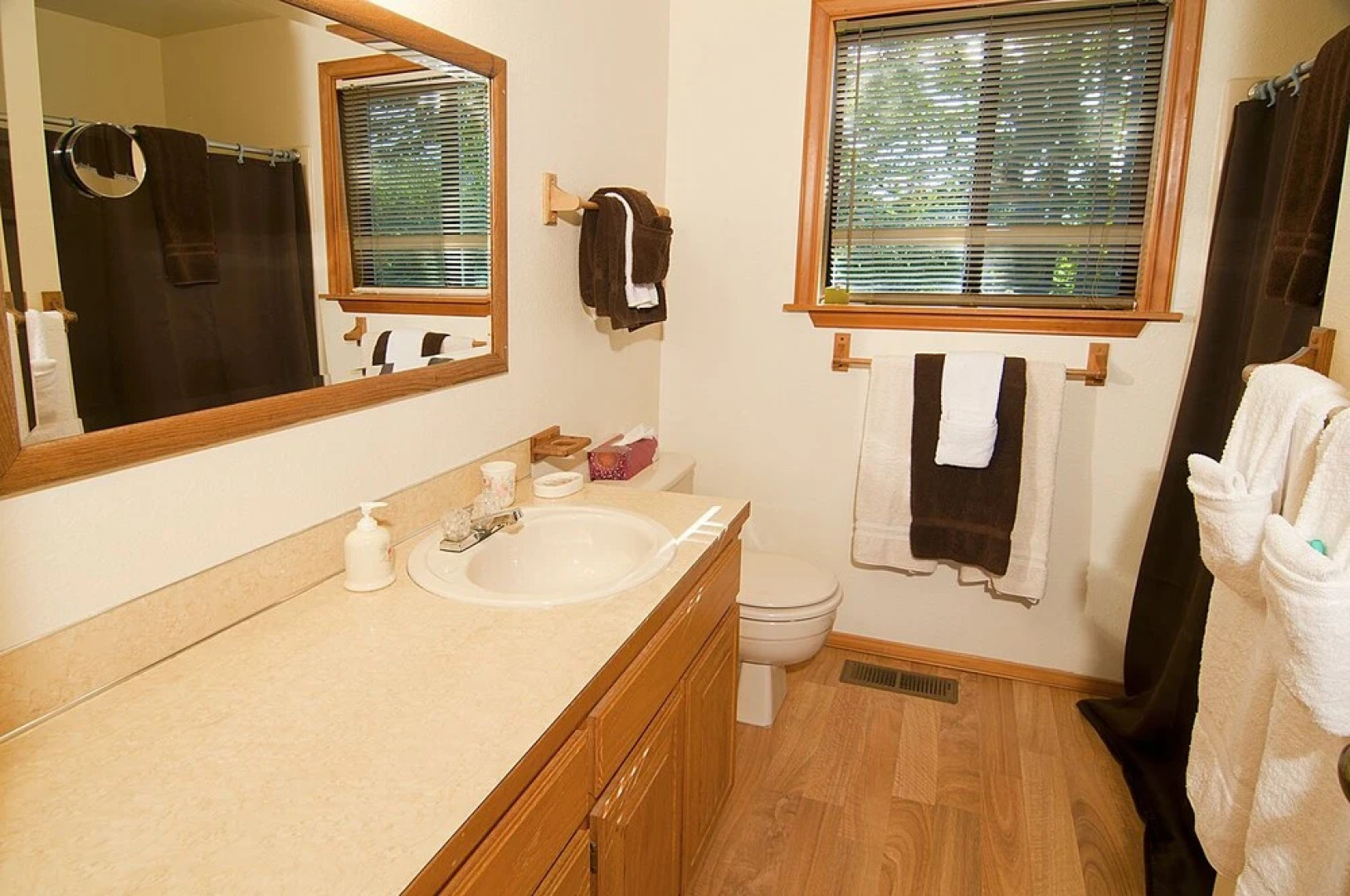 Index River Roost - Three Bedroom Cabin with River View