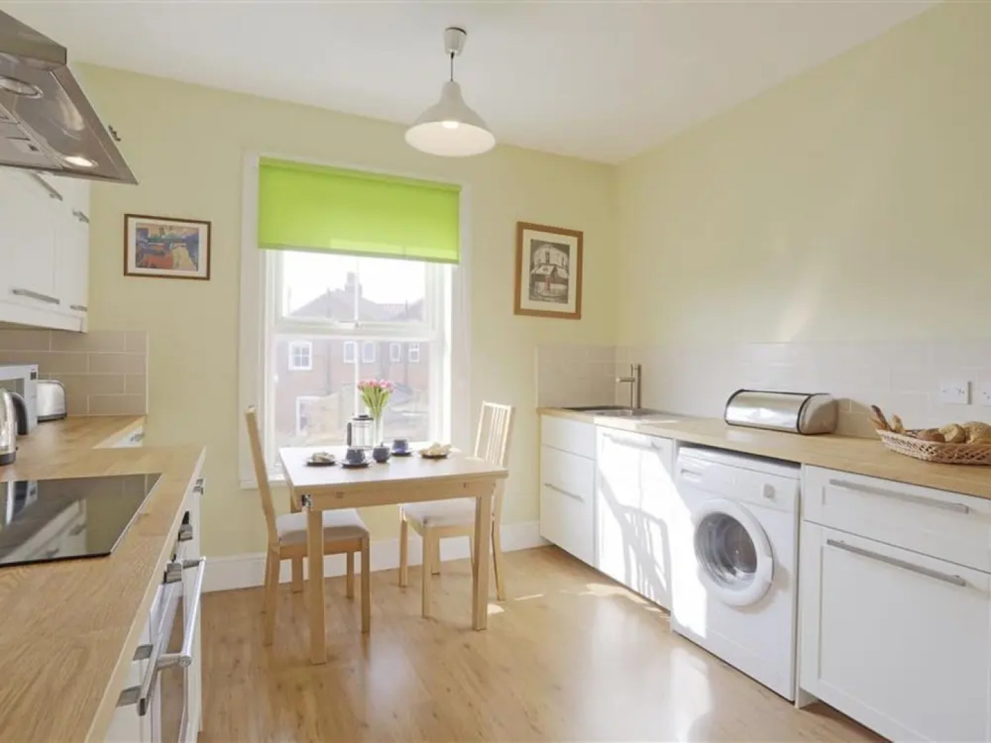 Bright Apartment in Center of Southwold near Beach & Pier