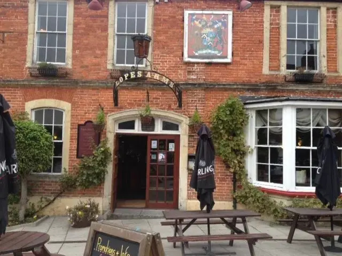 The Lopes Arms Hotel