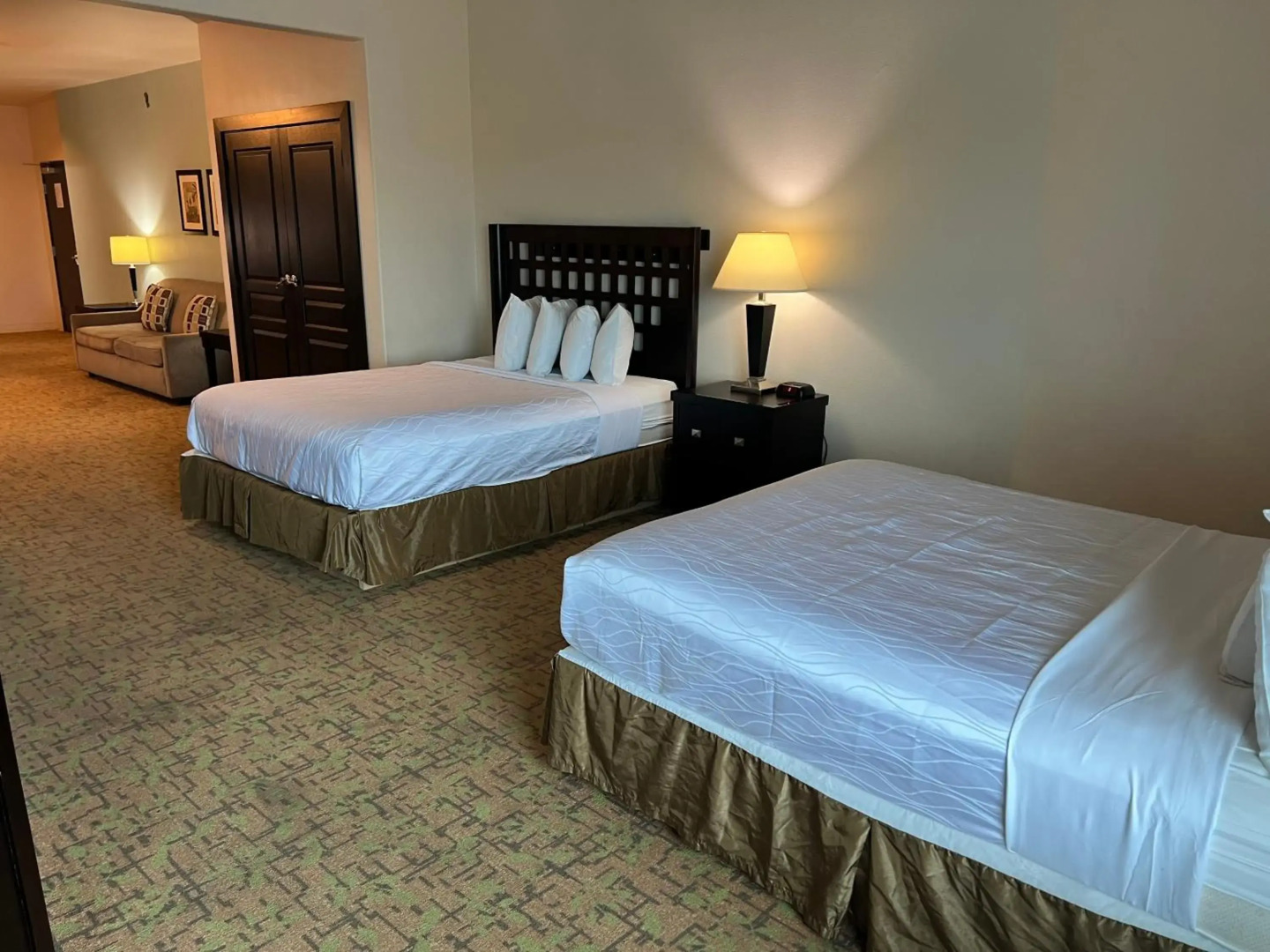 Sunchase Inn & Suites