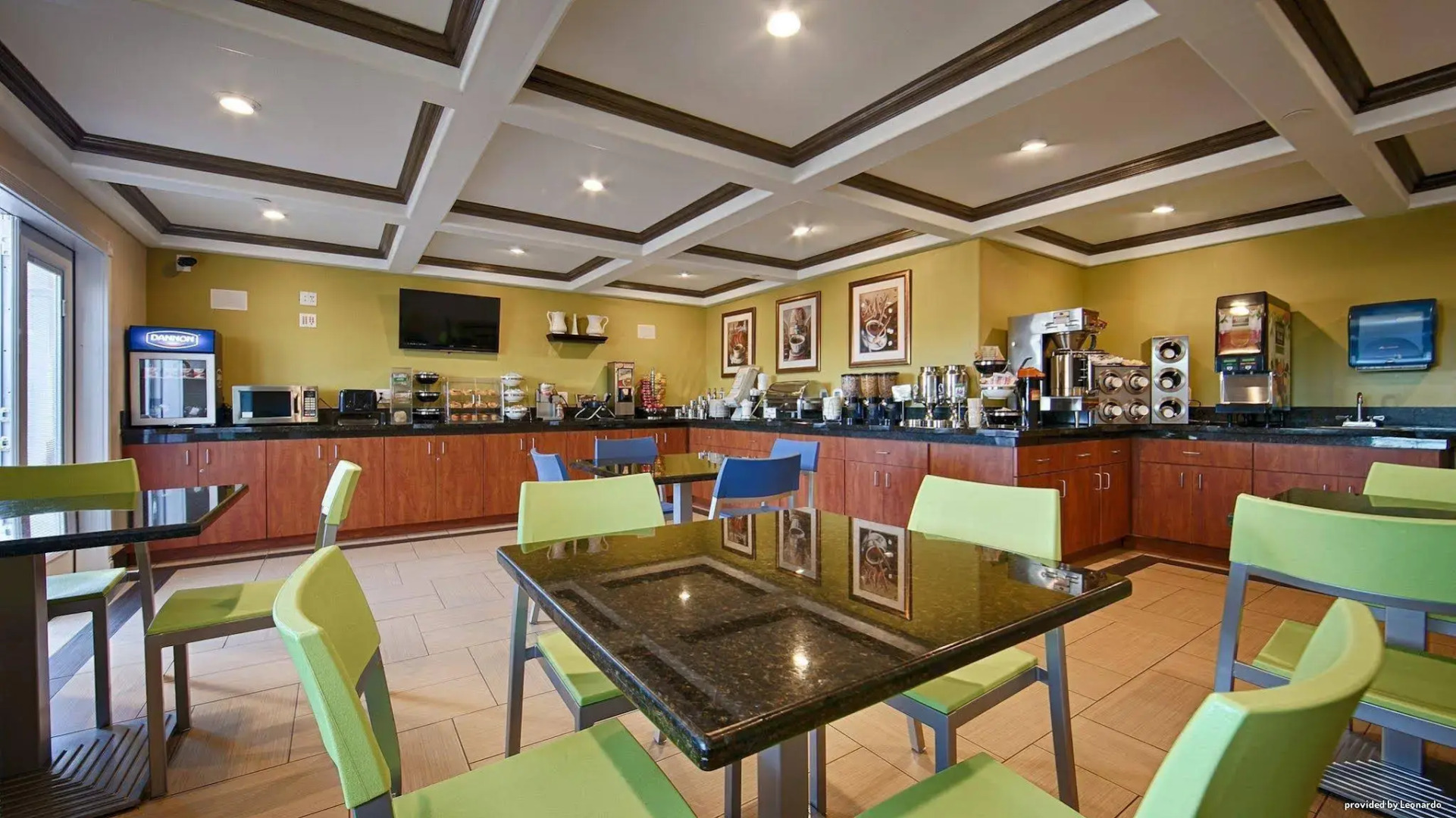 Best Western Antelope Inn & Suites