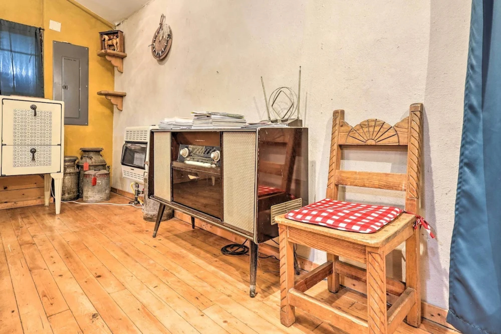 Idyllic Española Casita w/ Charcoal Grill