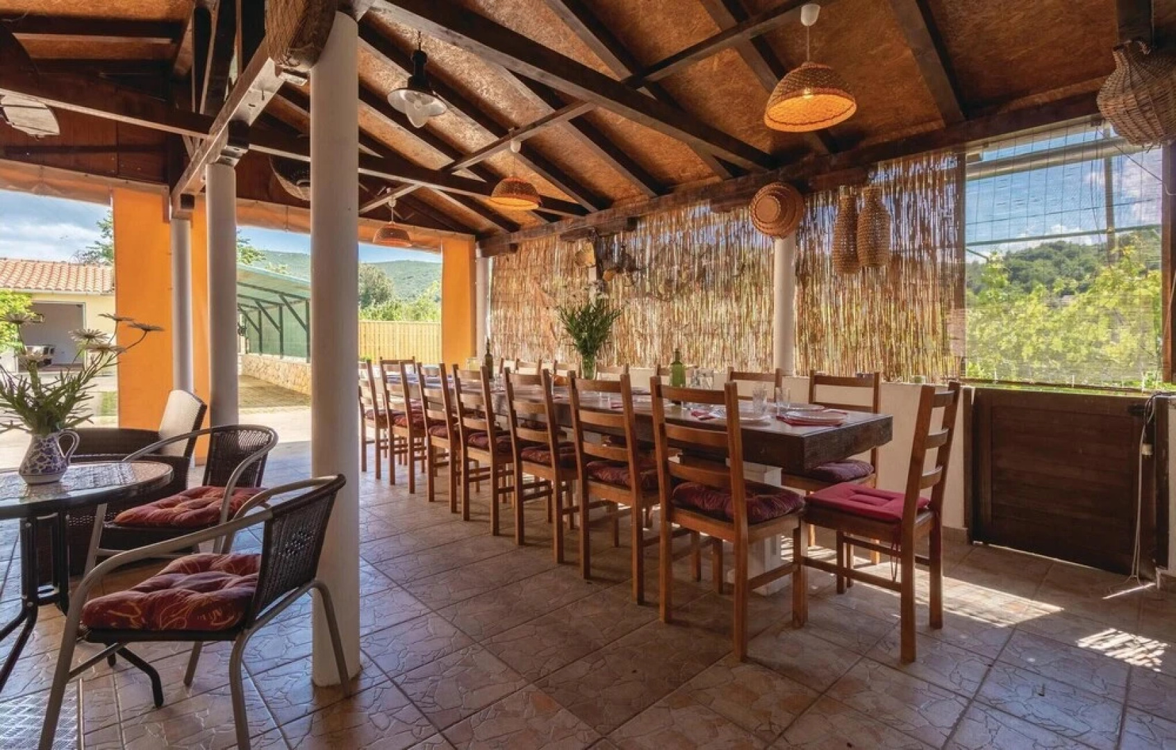 Beautiful Home in Banj With Wifi and 5 Bedrooms