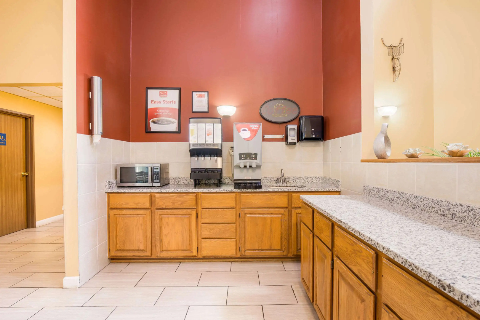 Econo Lodge Lake Mills