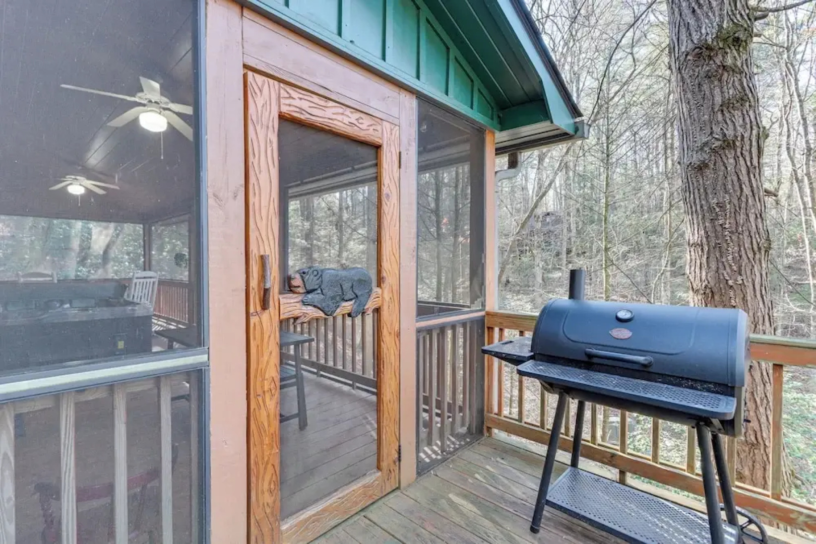 Secluded Cherry Log Cabin w/ Hot Tub + Swings!