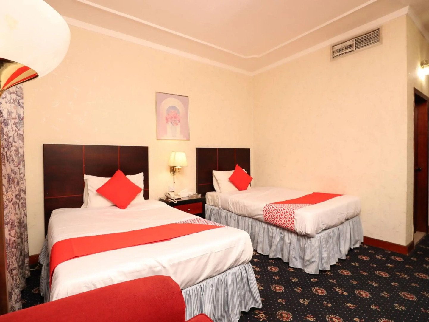 OYO 112 Semiramis Hotel