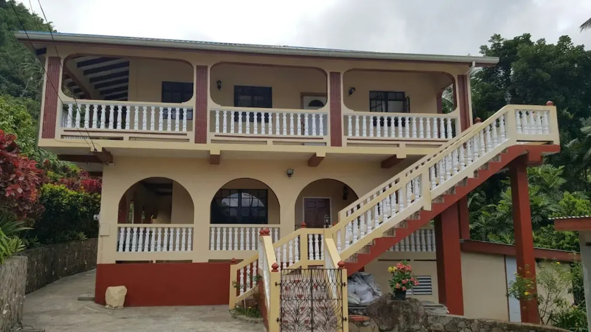 River Side House