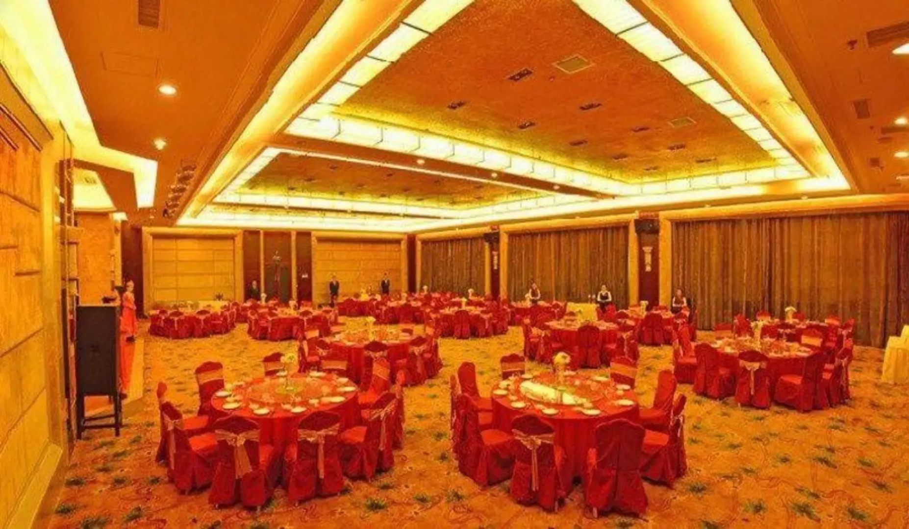 Longxin Hotel Yili