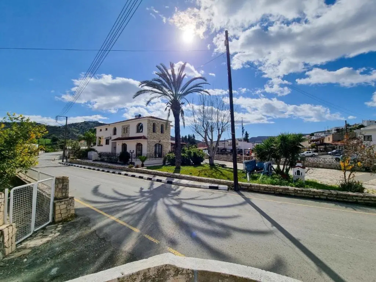 Mountains Retreat Rooms & Suites