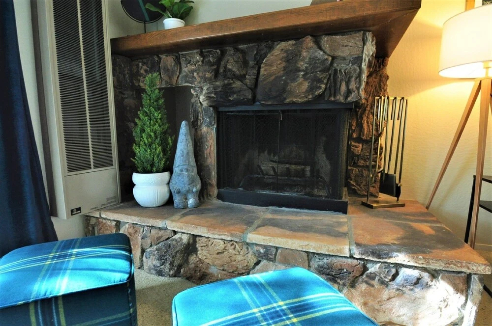 Gnome and Creek Condo - Two Master Suites for a Perfect Couples Yosemite Getaway by Yosemite Region Resorts
