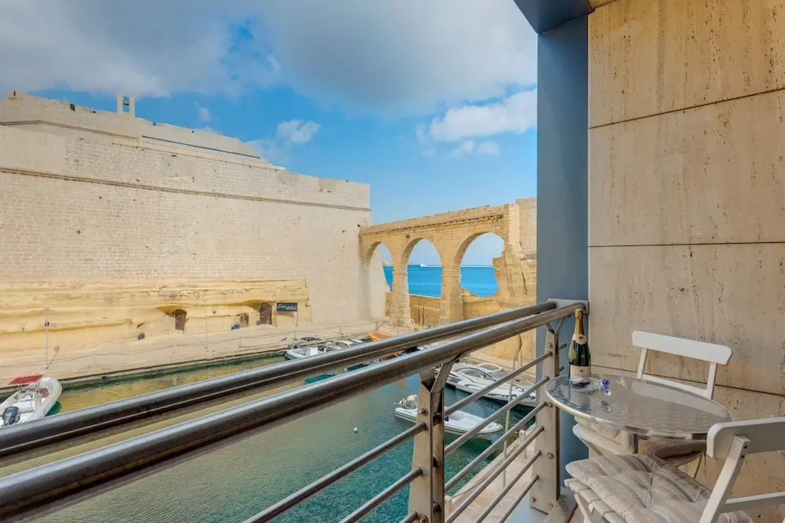 Fort St Angelo Mansions, Harbour Views Apartment