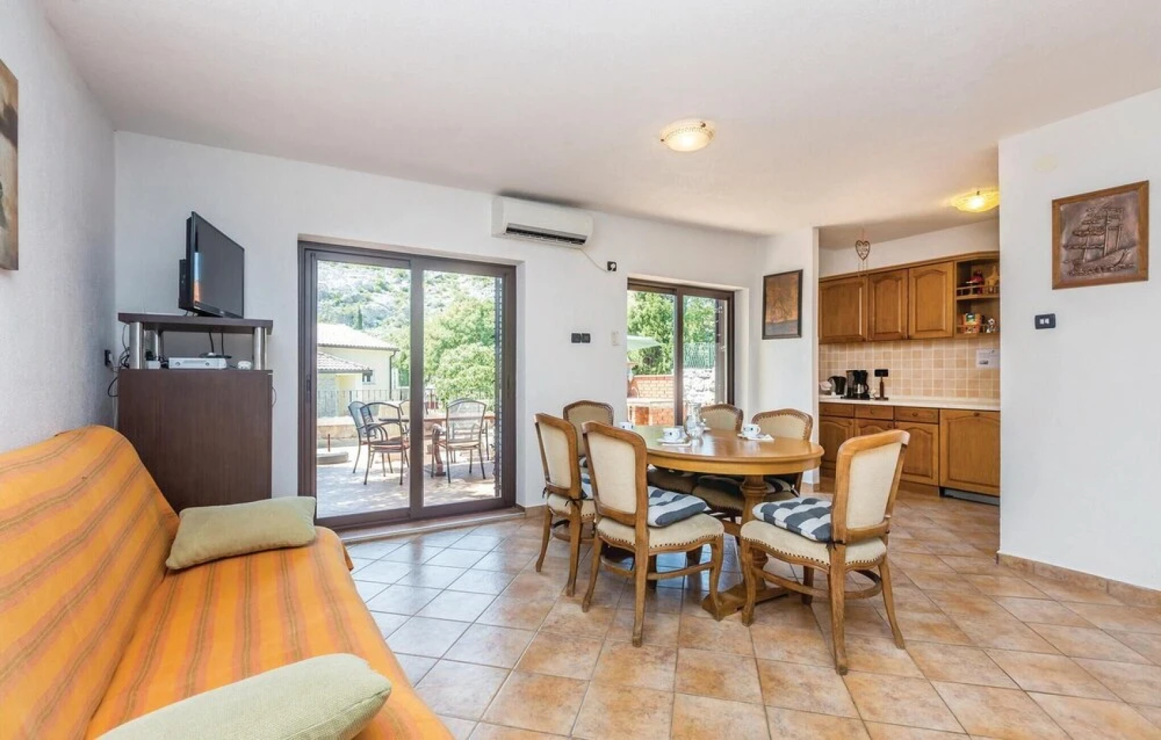 Stunning Home in Cesarica With Wifi and 3 Bedrooms