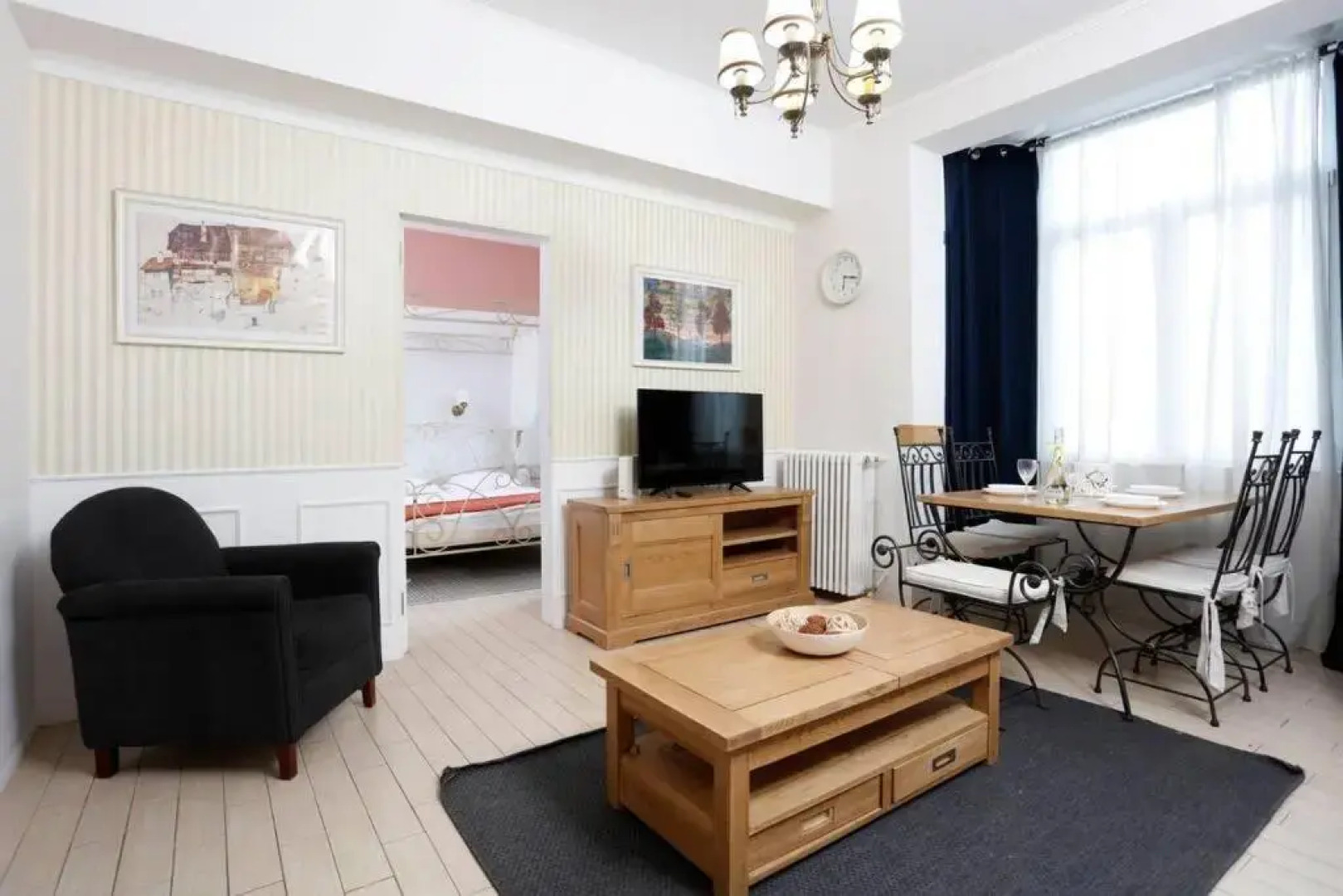 Apartment University