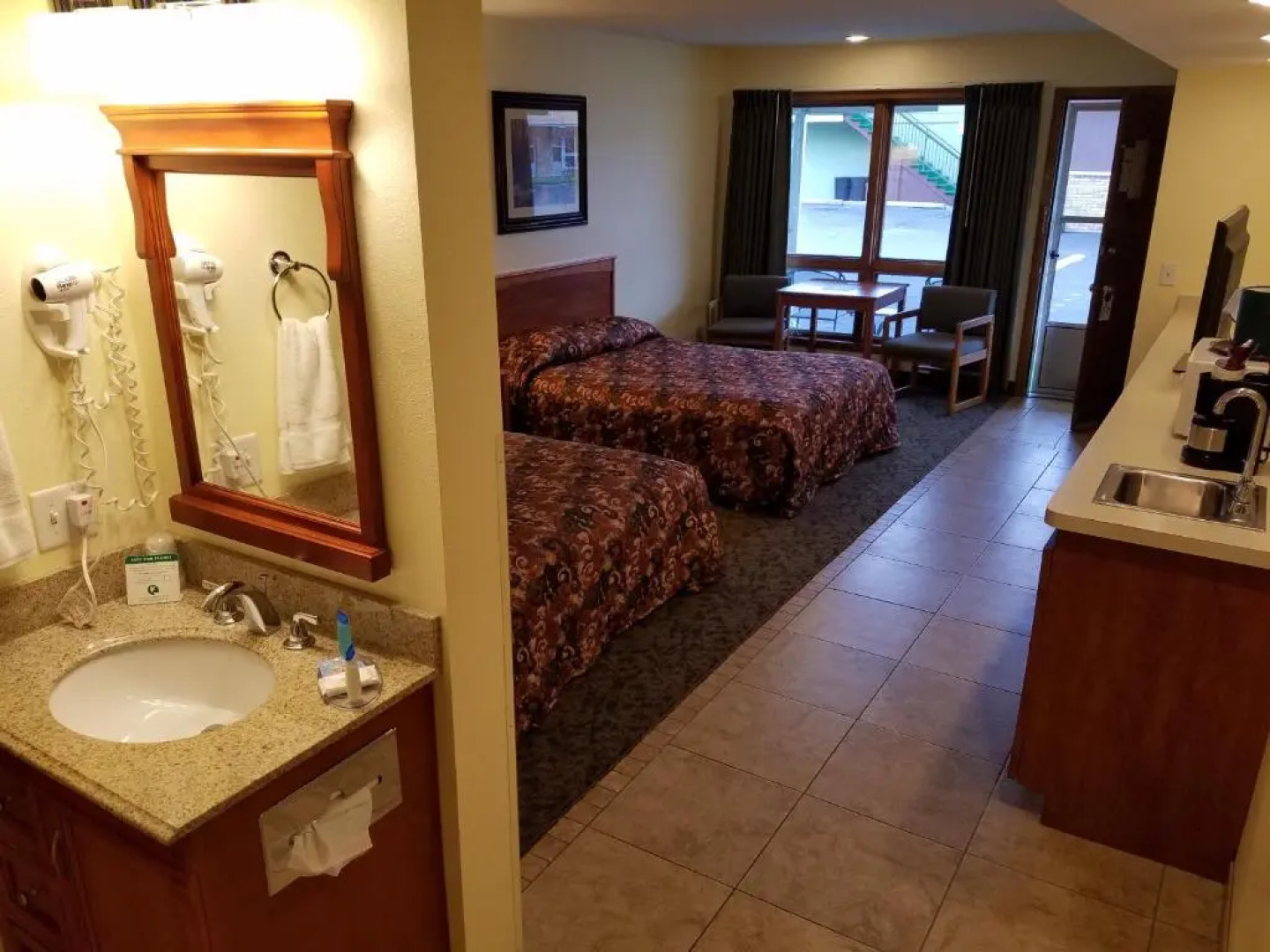 Black Hawk Motel and Suites