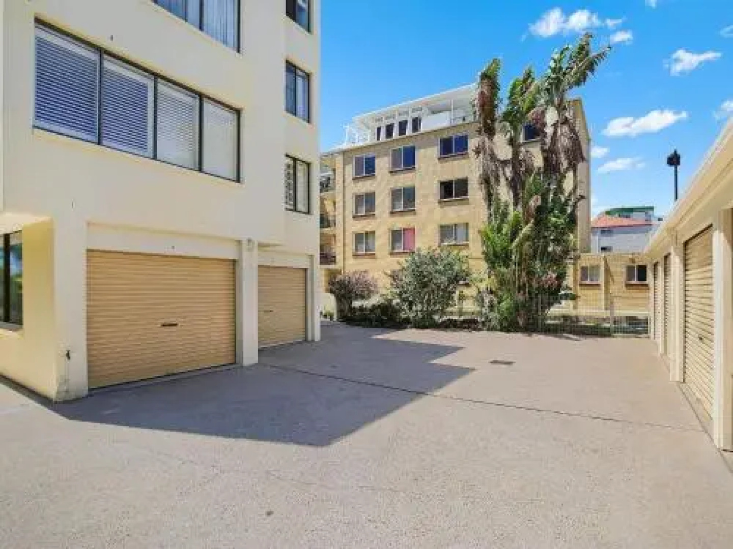 Eastbourne U6, 80 Esplanade. Golden Beach