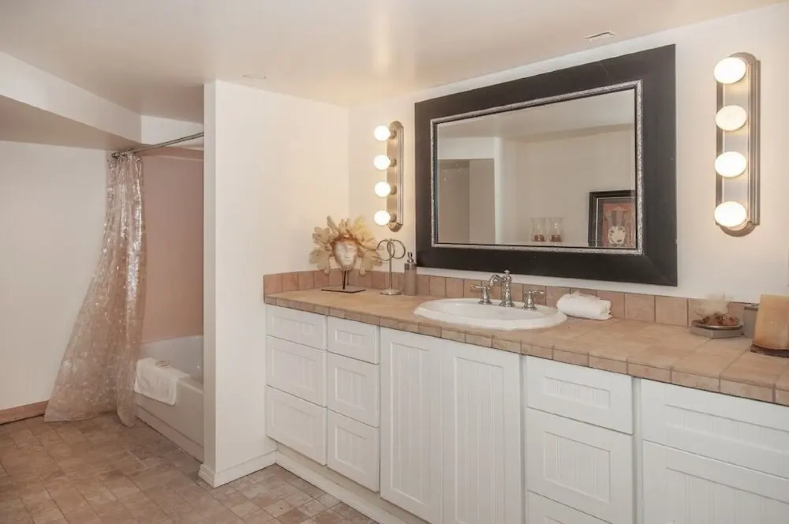 Pelican's Landing 2 Bedroom Home