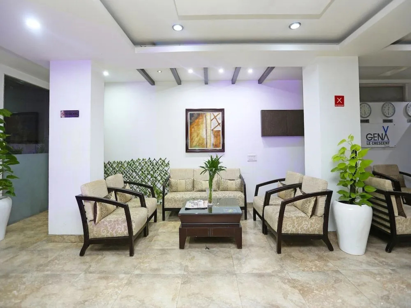 OYO 16004 Le Crescent