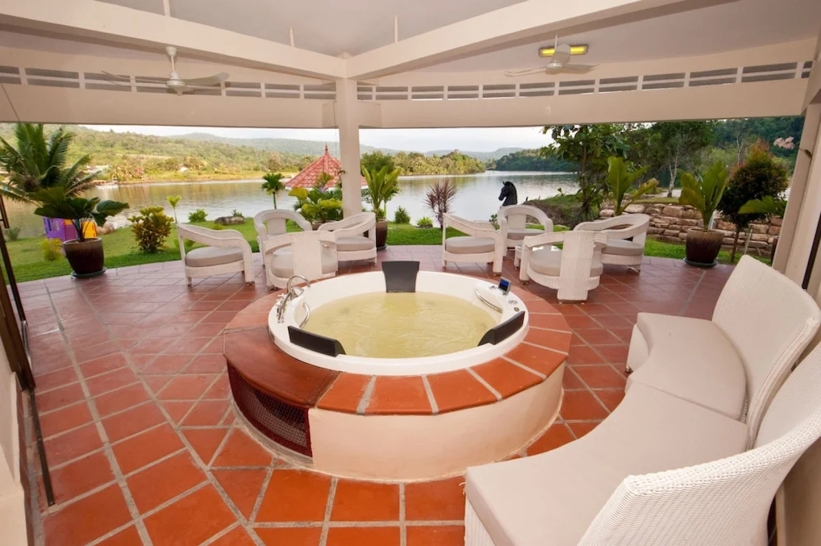 Tatai Resort & Marina