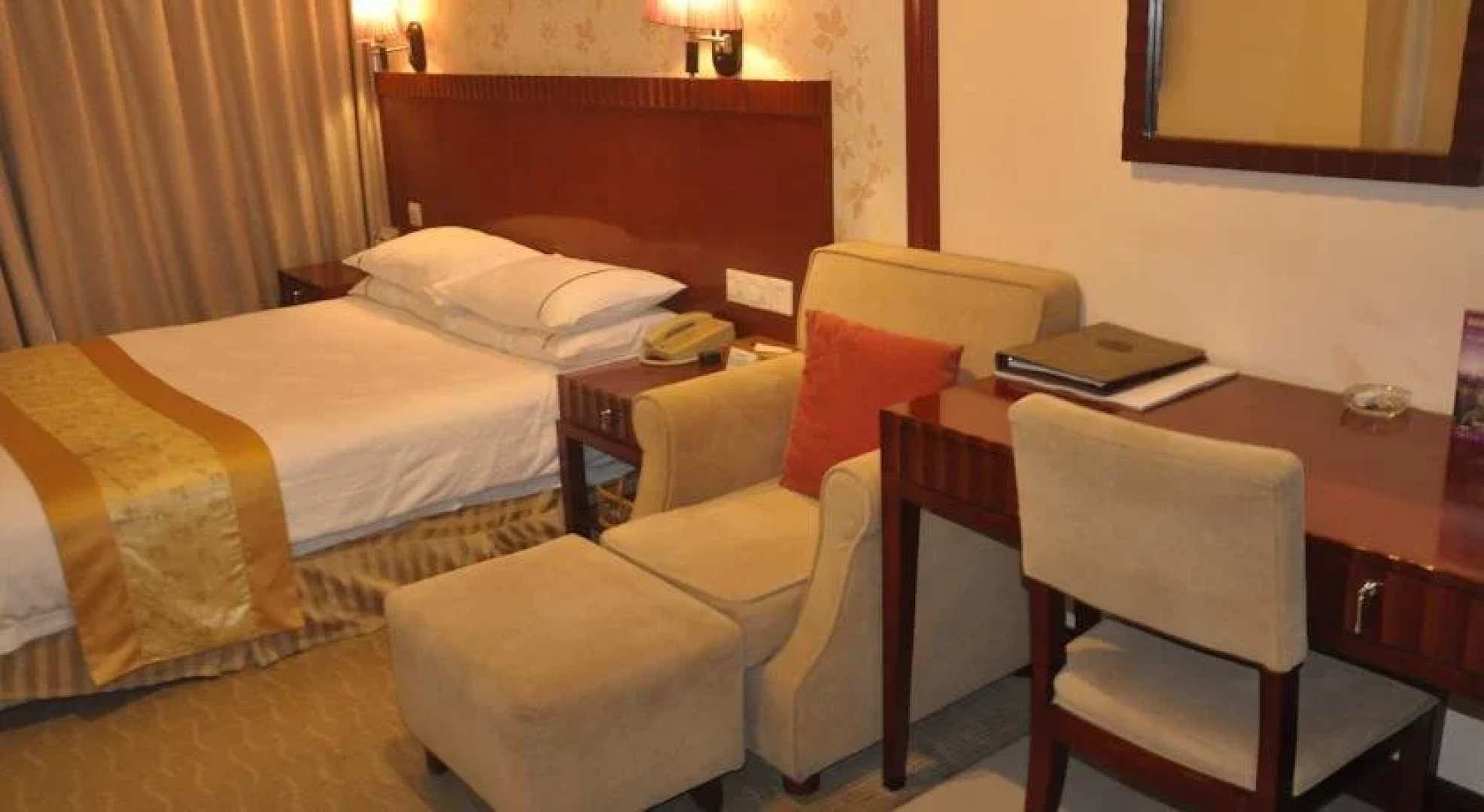 Zhuhai Yinzuo Jingpin Hotel