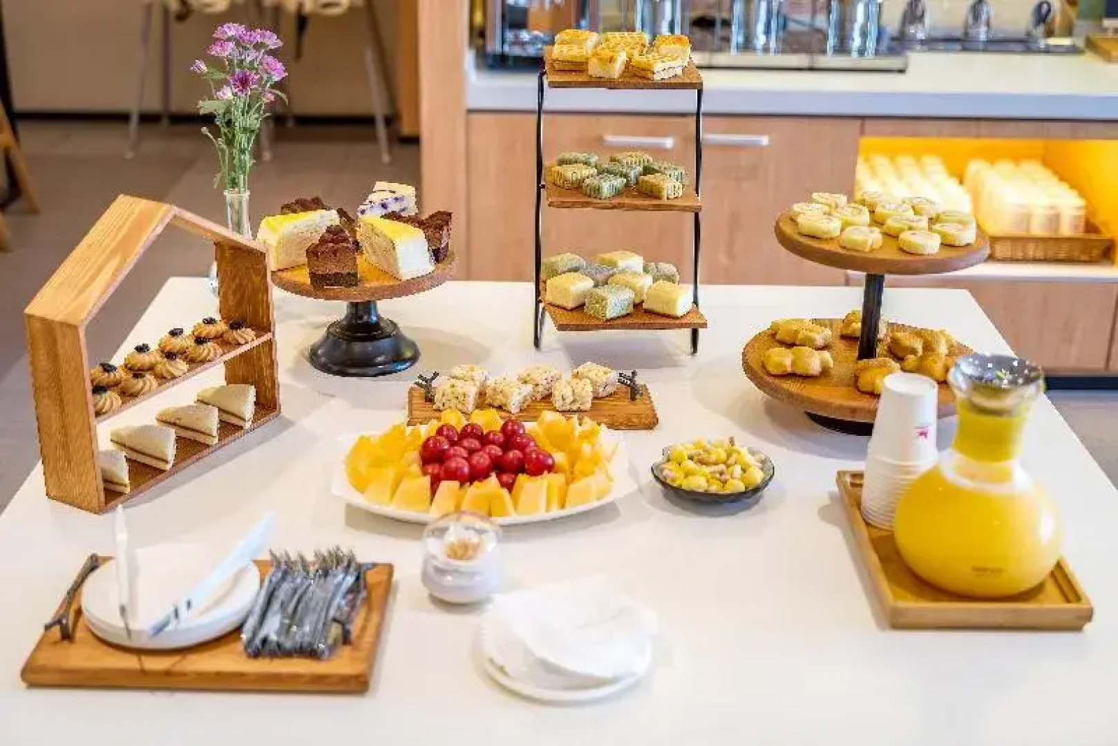 Hanting Hotel (Shanghai Zhongshan Park Metro Stat)