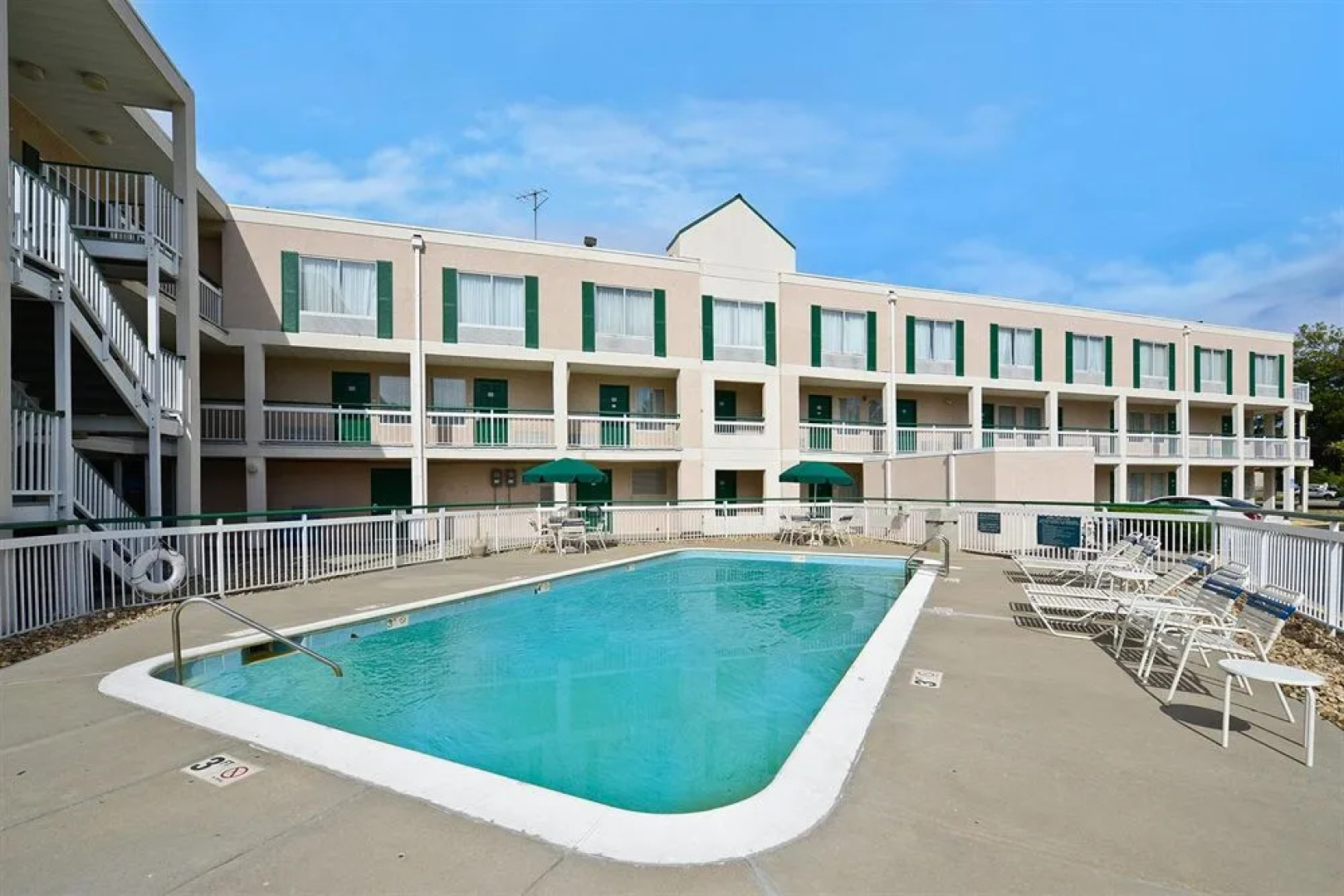 Americas Best Value Inn and Suites Overland Park/Kansas City