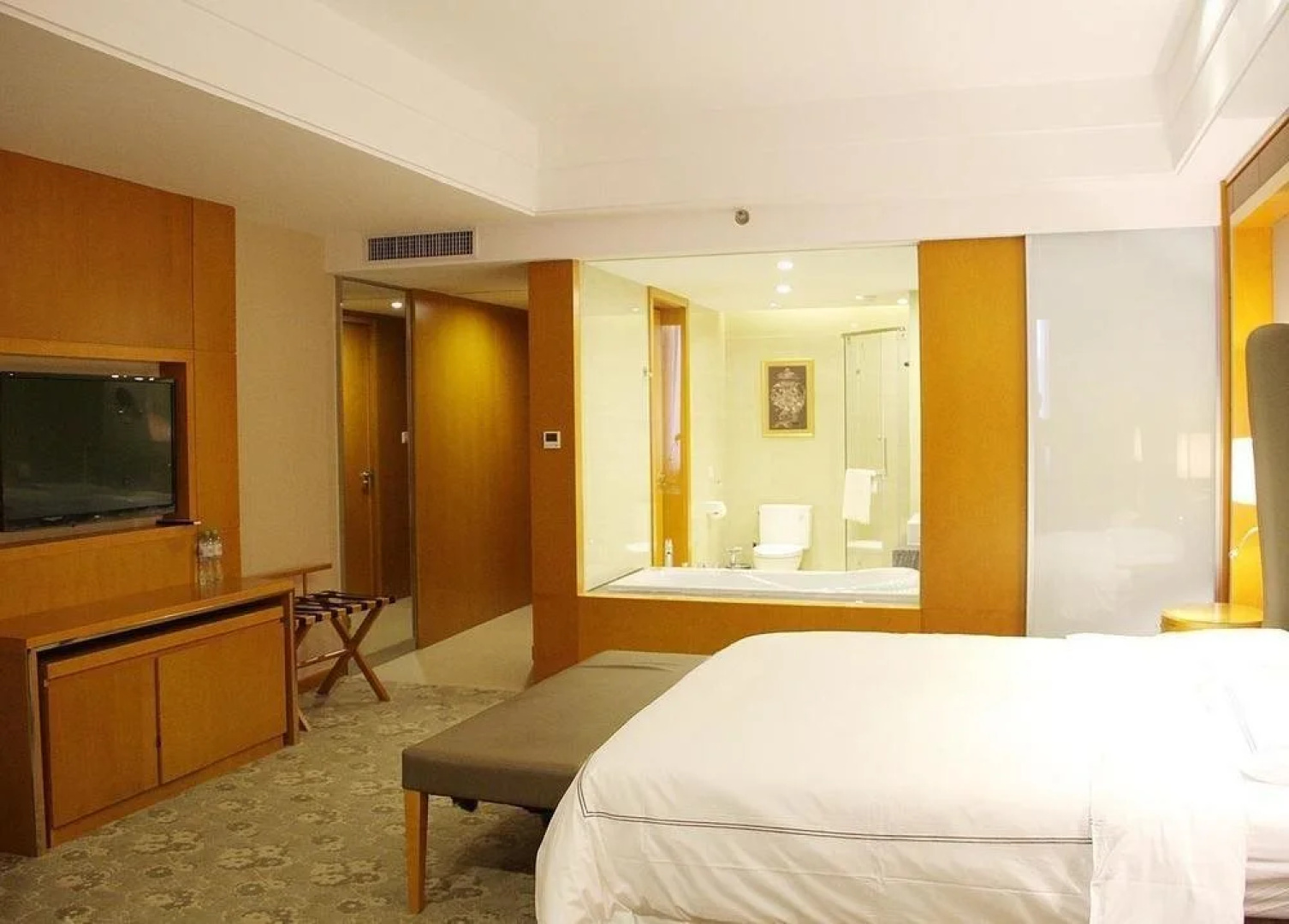 Bayside Plaza Hotel