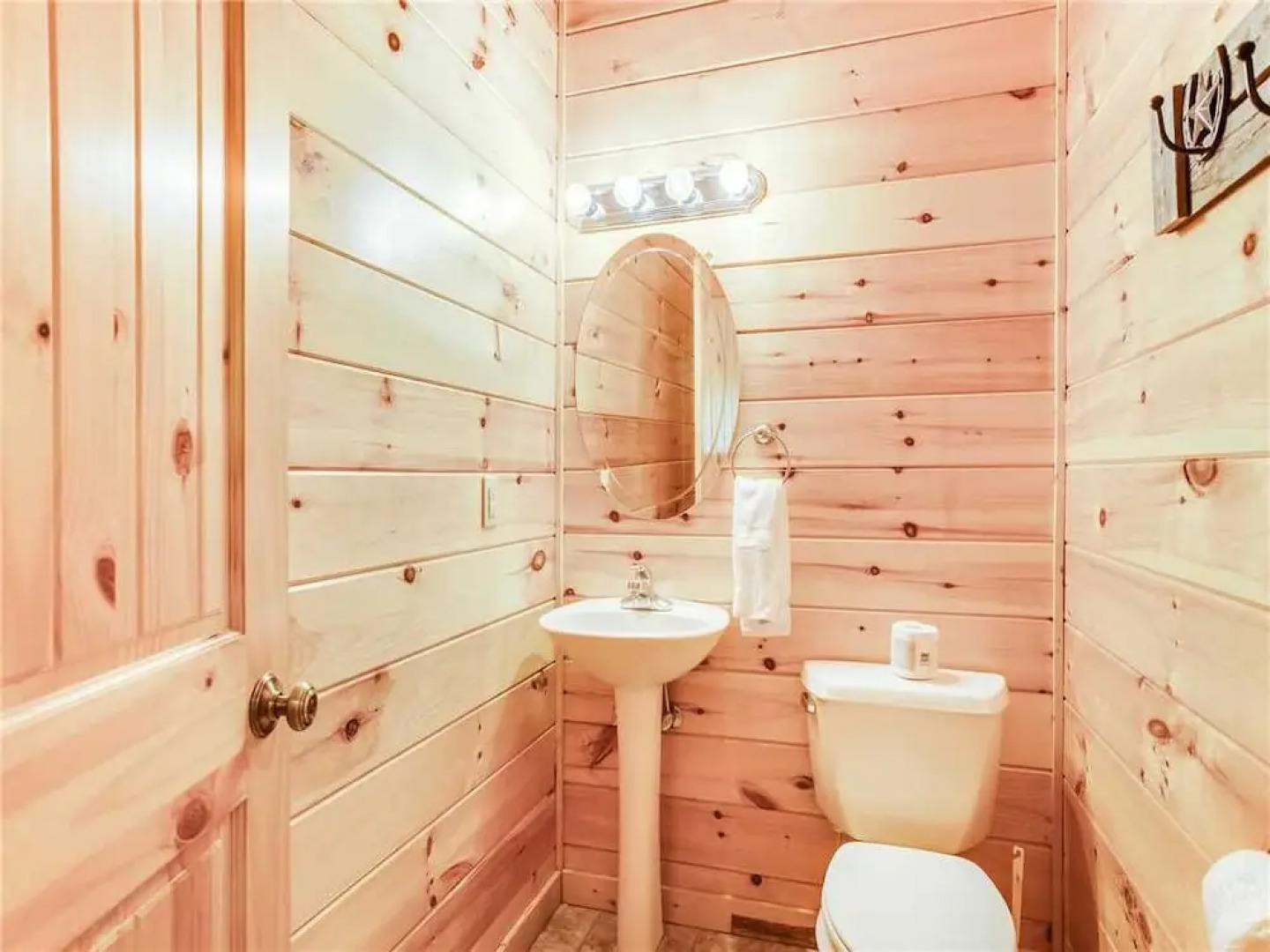 Big Bear Lodge - Five Bedroom Cabin