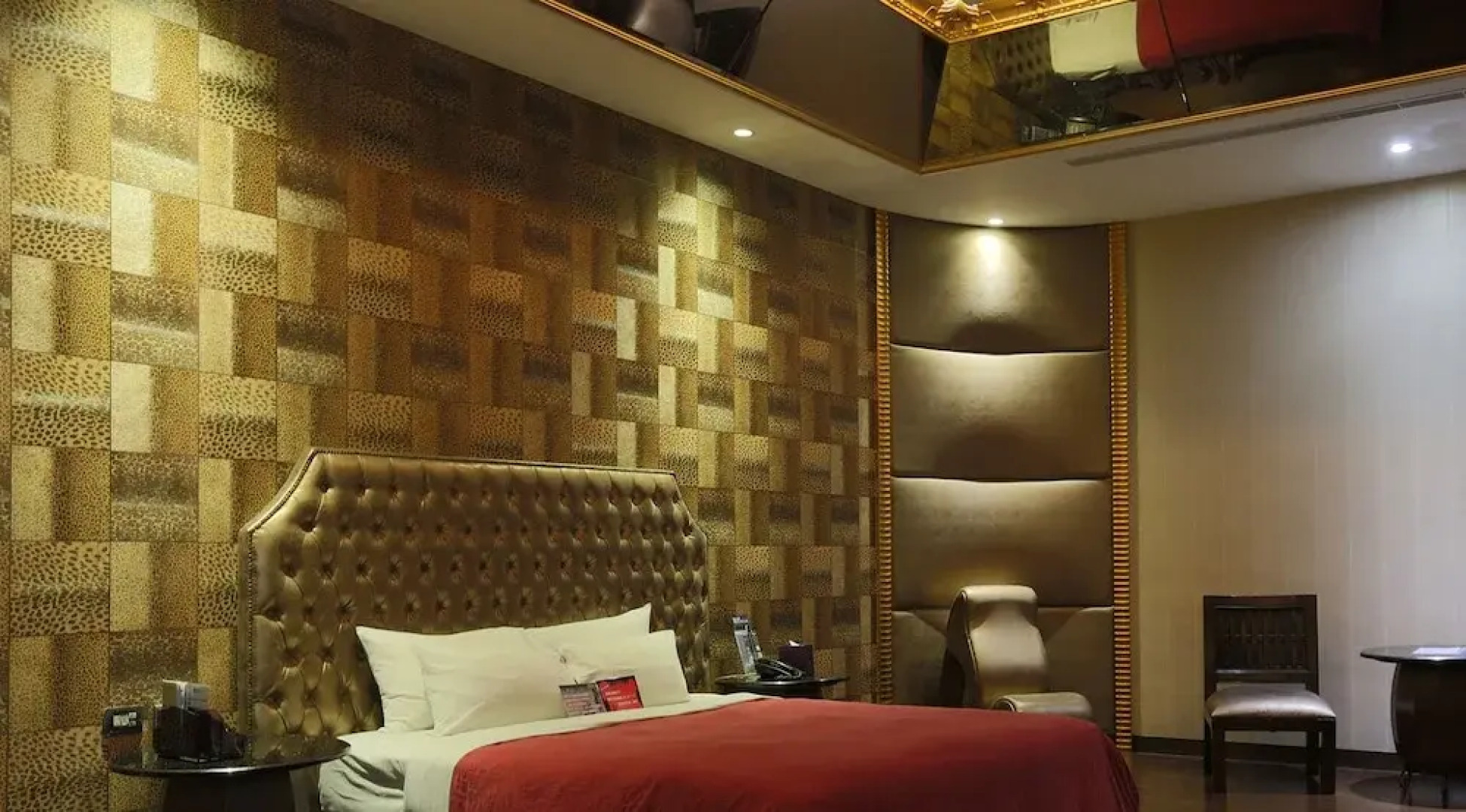 Royal Group Motel Ming Chen Branch