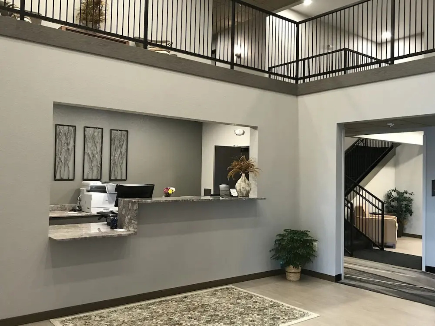 Blue Grass Inn & Suites