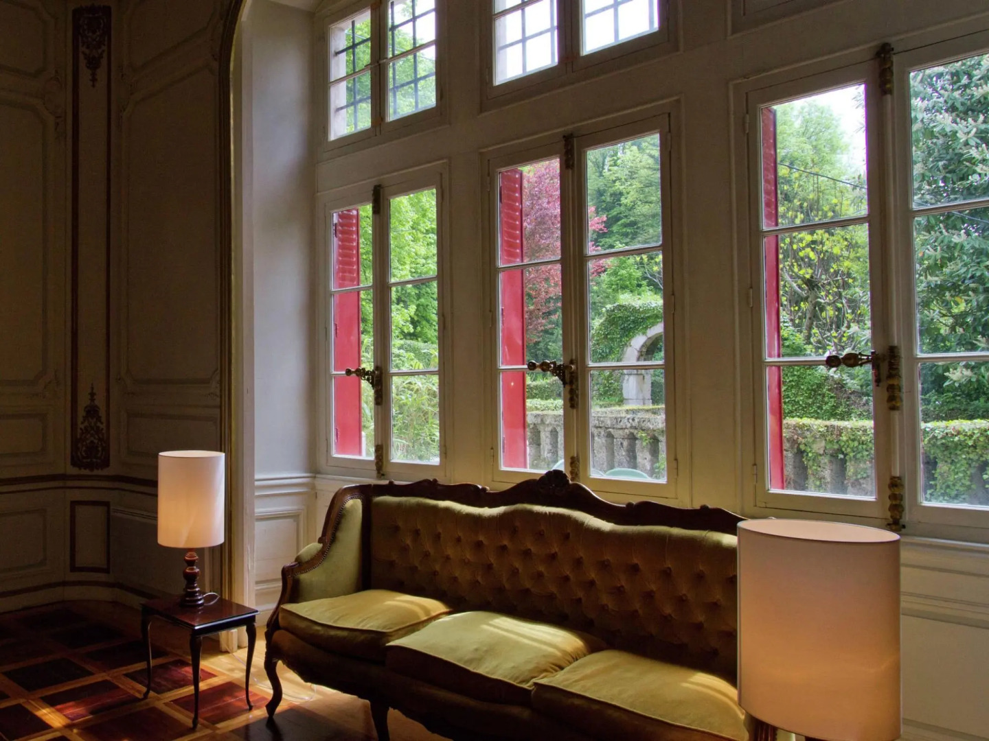 Majestic Castle in Serrières-en-chautagn With Lift