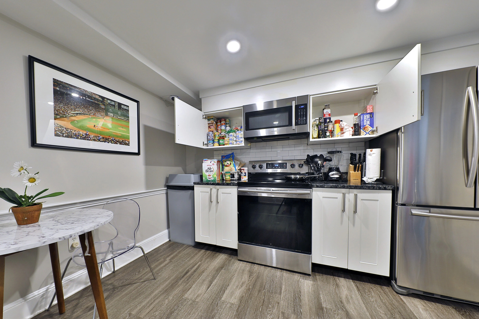 Spacious Studio With Fast Wifi!