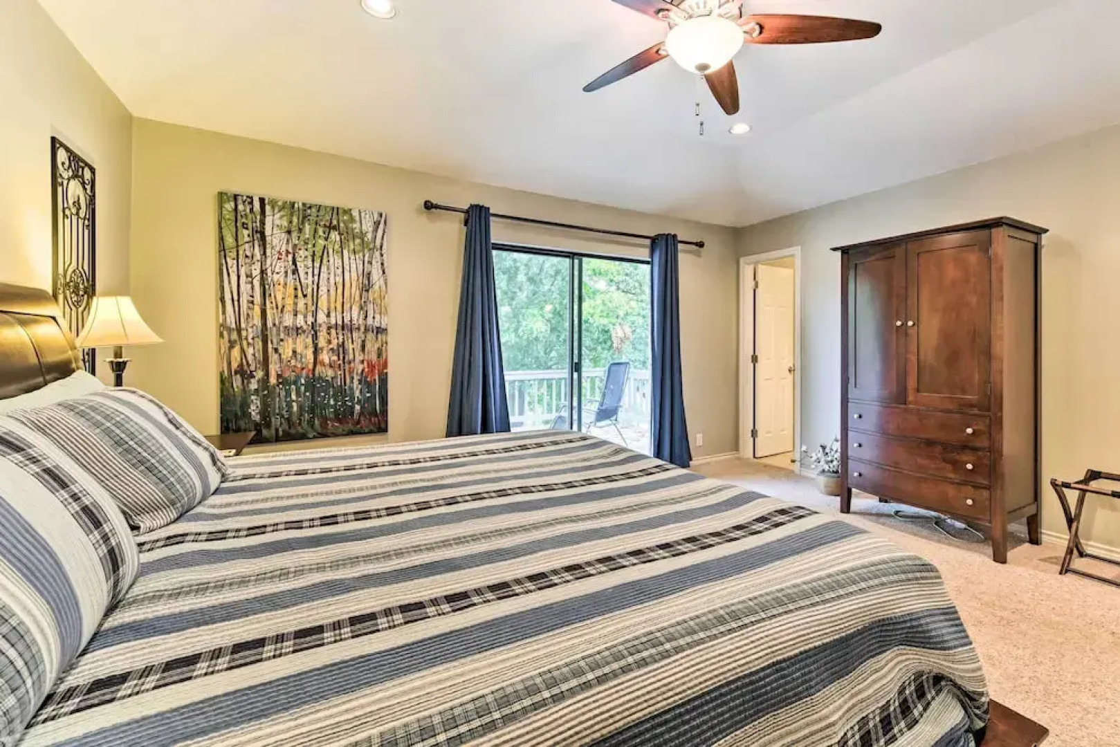 Quiet Lake Conroe Townhome w/ 2 Boat Slips!