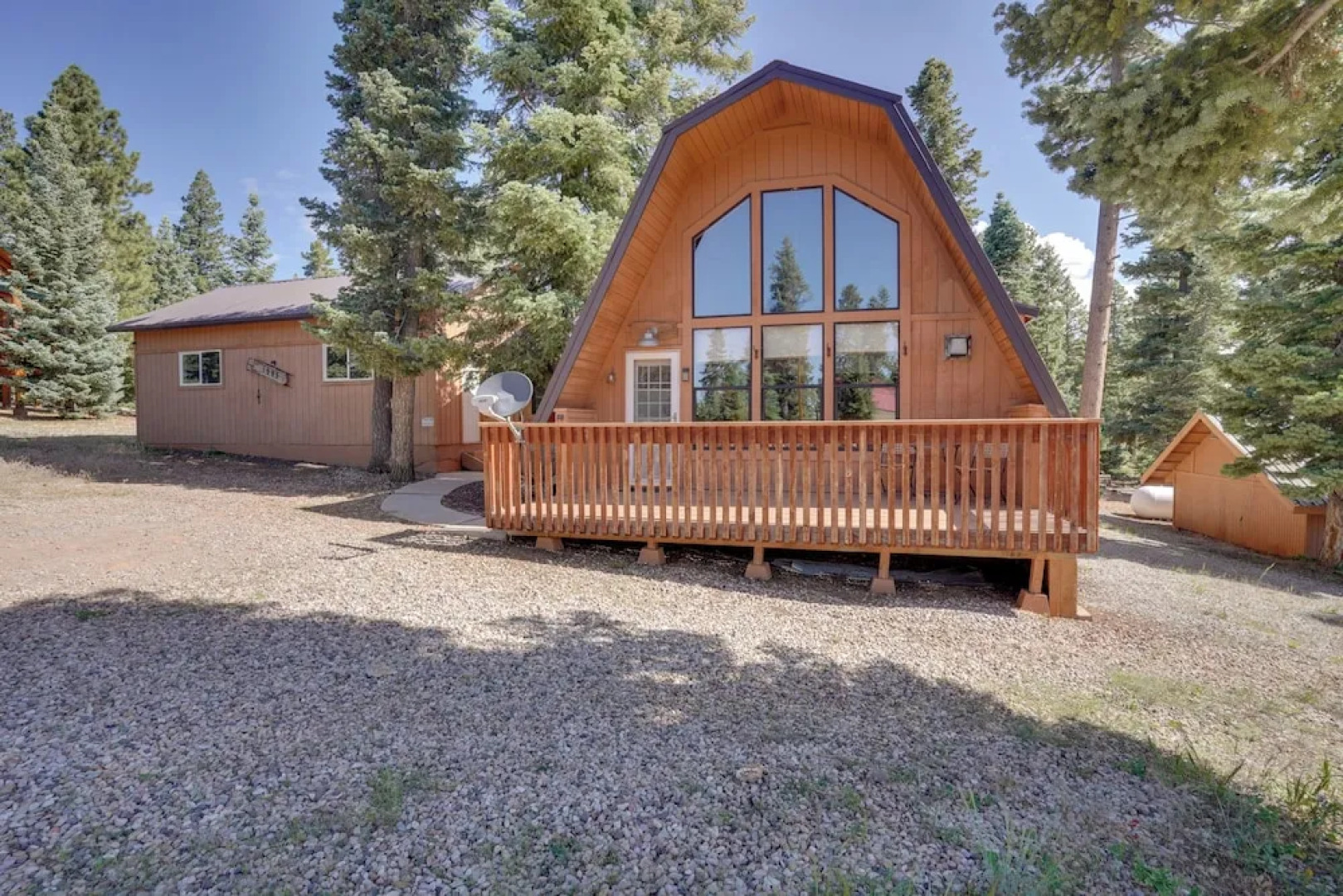 Spacious Duck Creek Village Cabin w/ Hot Tub!