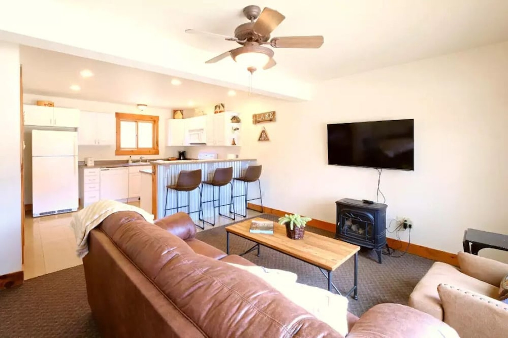 Cozy Grand Lake Mountain View Lodge