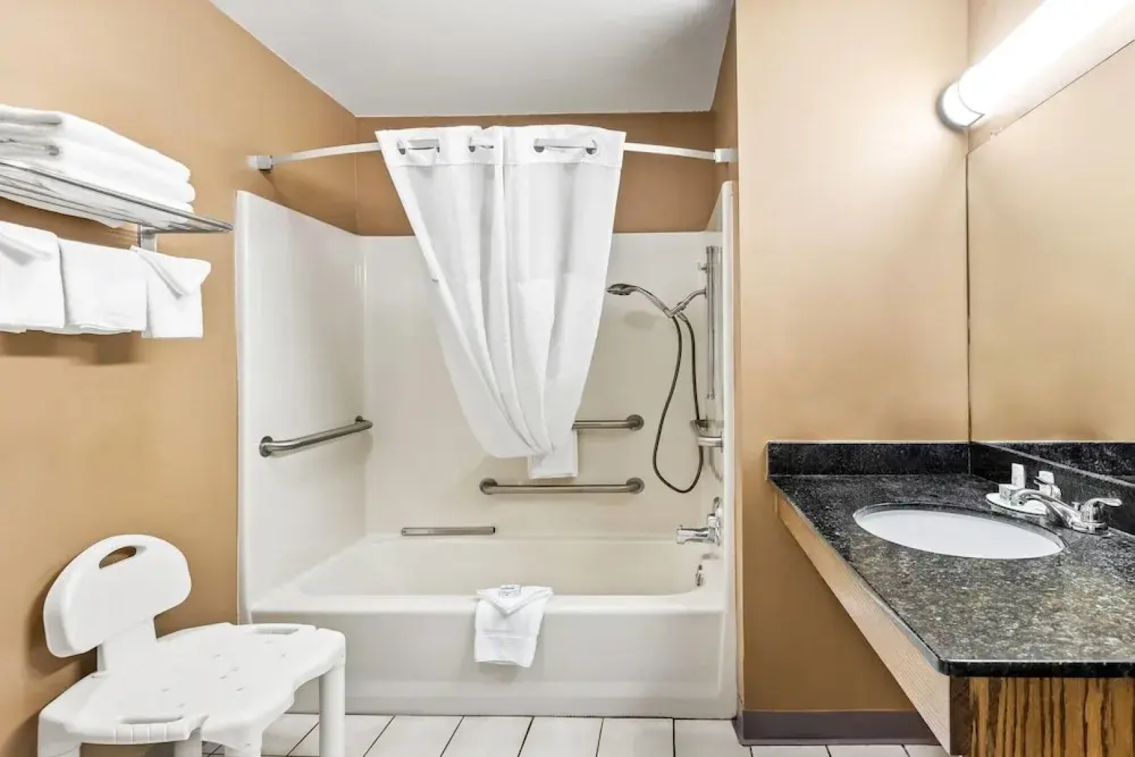 Baymont Inn and Suites Forest City