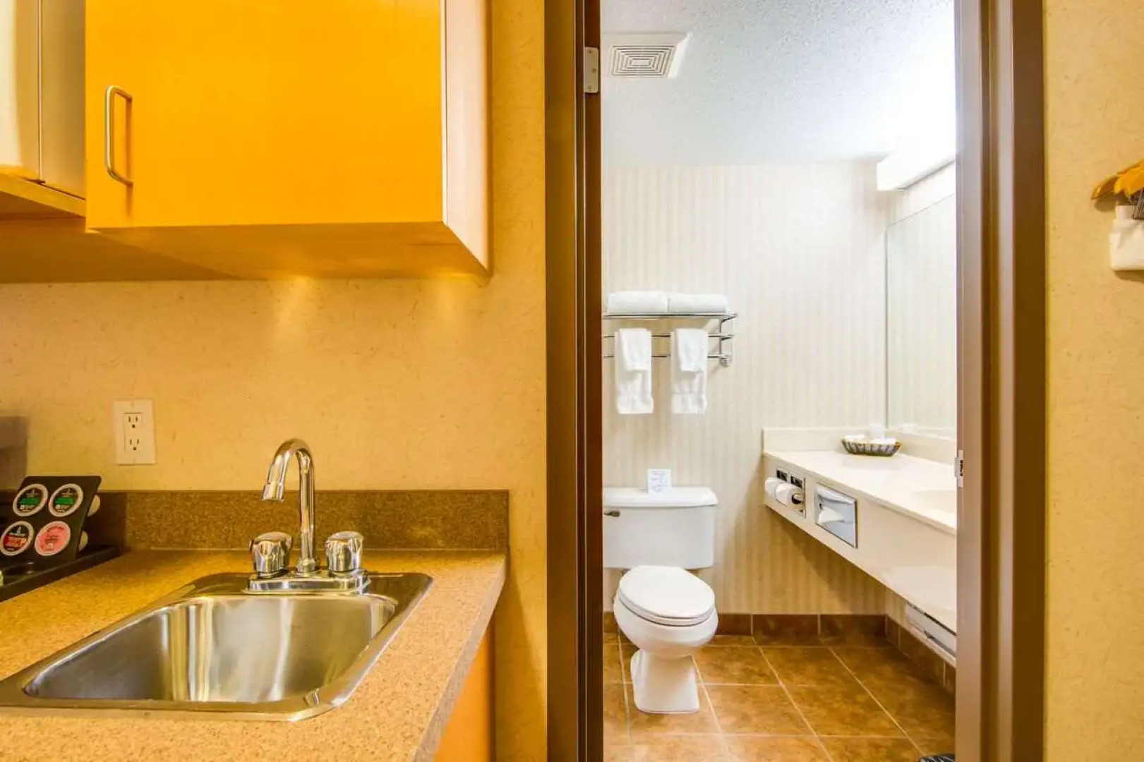 Peavine Inn And Suites High Prairie