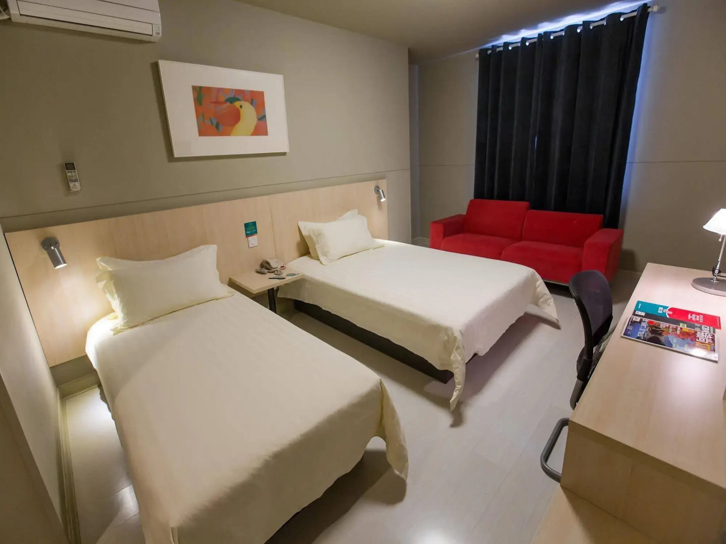 Jinjiang Inn Shanghai Qingfang Market Caoan Road